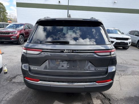 Used 2023 Jeep Grand Cherokee Laredo AWD/4WD image 6