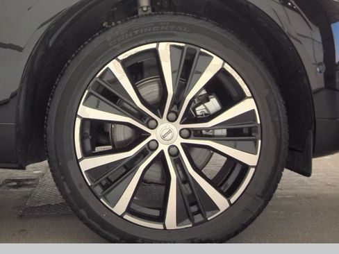 Used 2025 Volvo XC60 B5 Plus image 13