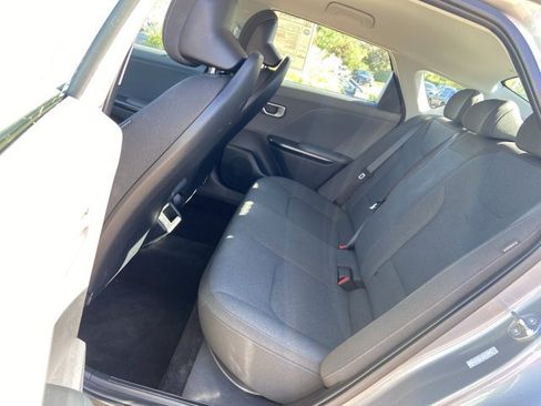 Used 2025 Kia K4 FWD image 16