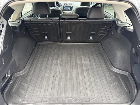 Used 2017 Subaru Outback 2.5i Limited w/ Popular Package #5 AWD/4WD image 6