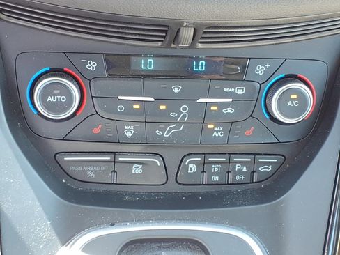 Used 2018 Ford C-MAX Titanium w/ Equipment Group 301A FWD image 17
