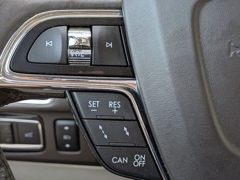 Used 2020 Lincoln Navigator Black Label w/ Cargo Convenience Package image 26