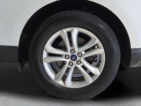Used 2020 Ford Edge SEL w/ Convenience Package AWD/4WD image 9