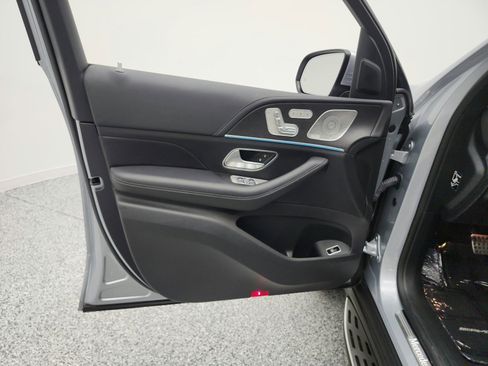 Used 2022 Mercedes-Benz GLS 450 4MATIC image 15