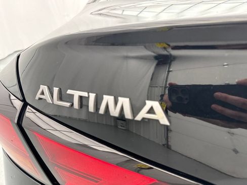 Used 2024 Nissan Altima 2.5 SV FWD image 9