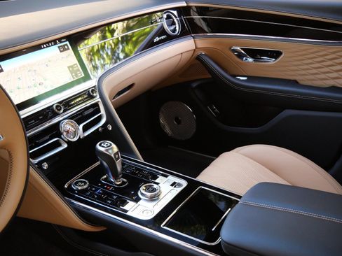 Used 2026 Bentley Flying Spur Azure AWD/4WD image 14