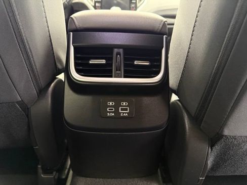 Used 2023 Subaru Outback Premium AWD/4WD image 27