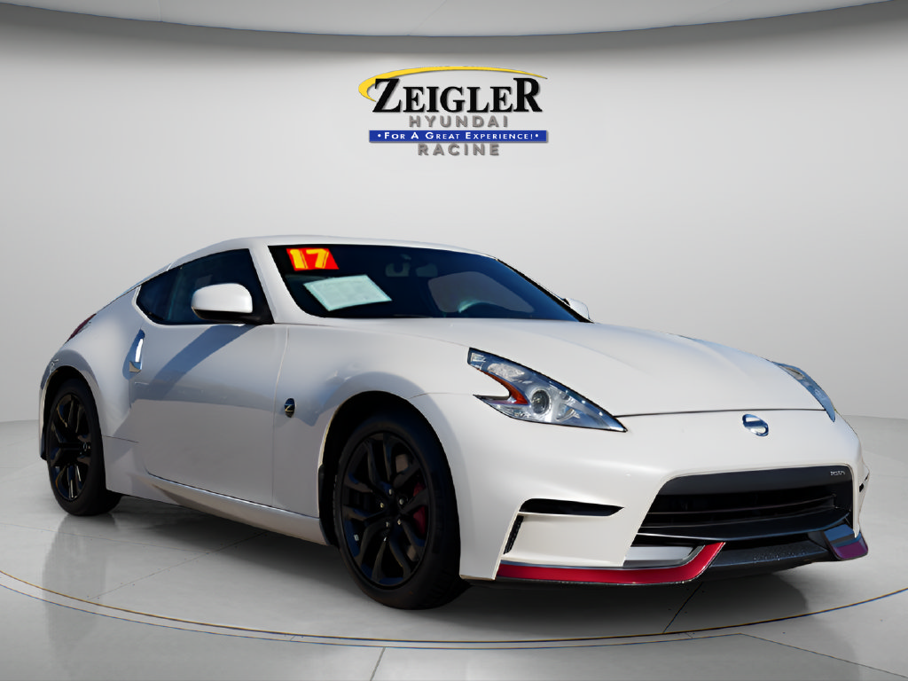Used 2017 Nissan 370Z NISMO RWD image 1