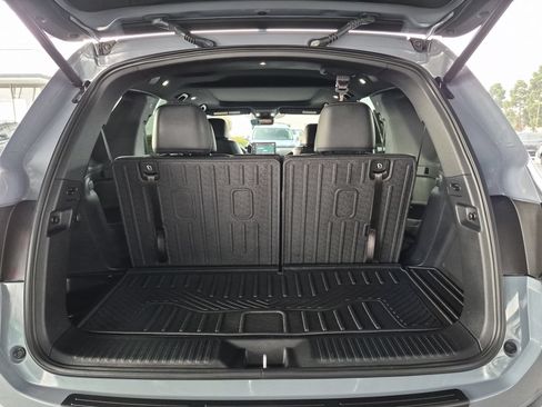 Used 2025 Honda Pilot TrailSport image 23