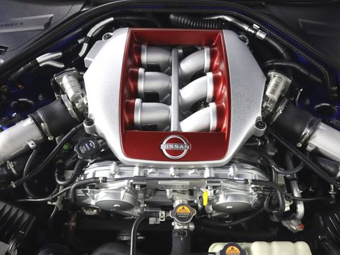 Used 2024 Nissan GT-R Premium w/ Floor Mat Package image 32