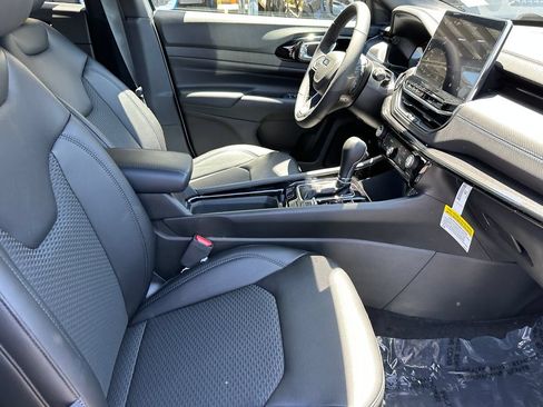 New 2026 Jeep Compass Latitude AWD/4WD image 13