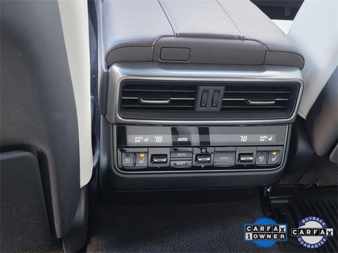 Used 2023 Lexus LX 600 4WD w/ Luxury Package image 12