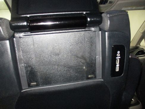 Used 2017 Chrysler Pacifica Touring-L Plus FWD image 18