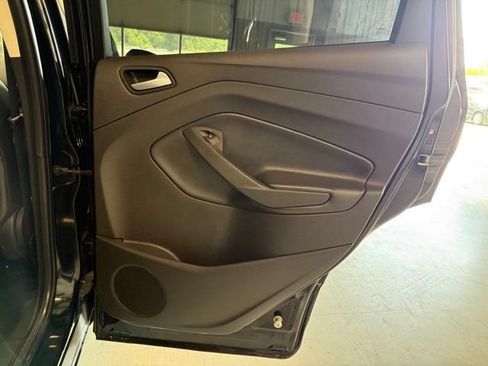 Used 2018 Ford Escape SE w/ SE Sport Appearance Package FWD image 27