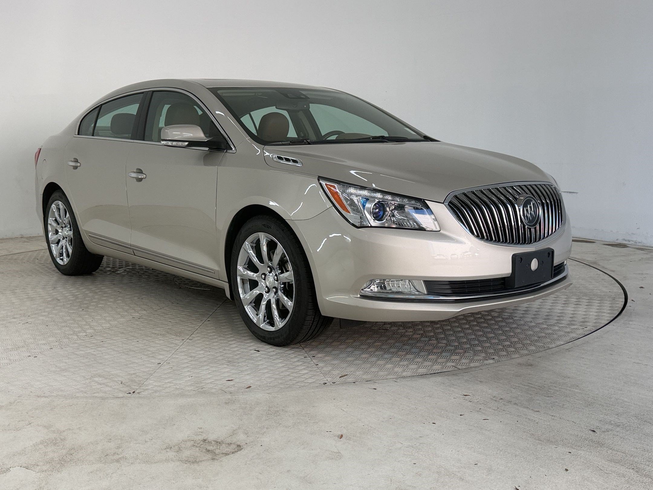 Used 2014 Buick LaCrosse Premium w/ Driver Confidence Package FWD image 7