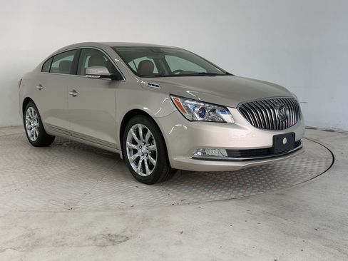 Used 2014 Buick LaCrosse Premium w/ Driver Confidence Package FWD image 7