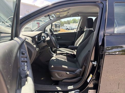 Used 2019 Chevrolet Trax LS AWD/4WD image 16