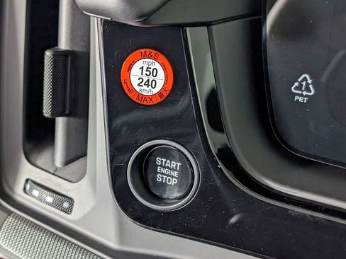 Certified 2025 Porsche Cayenne image 35