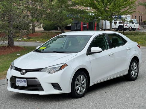 Used 2016 Toyota Corolla LE FWD image 3