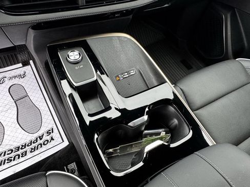 Used 2025 Buick Enclave Avenir w/ Super Cruise Package image 21