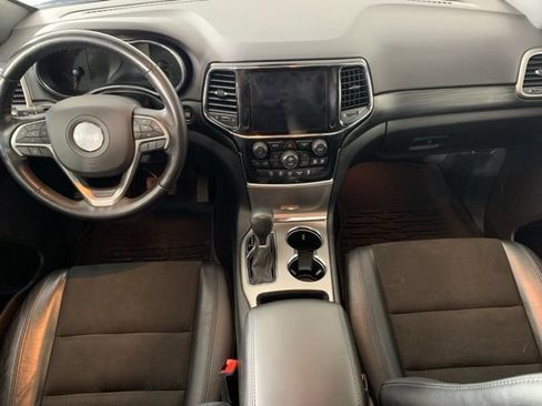 Used 2021 Jeep Grand Cherokee Laredo X AWD/4WD image 2