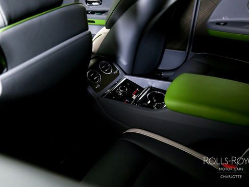 Used 2024 Rolls-Royce Spectre w/ Spectre Launch Package image 18