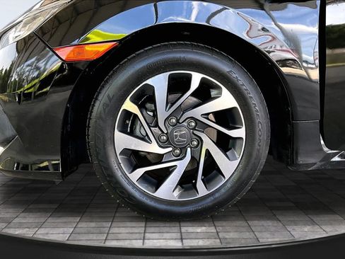Used 2018 Honda Civic EX image 31
