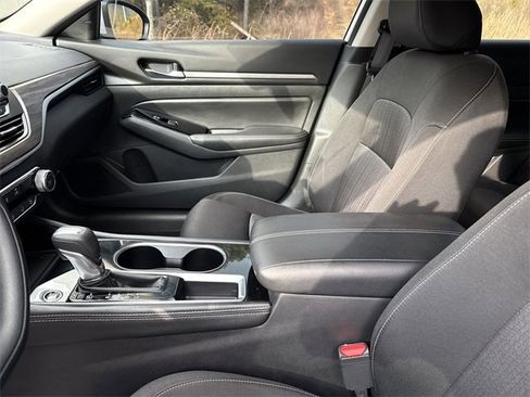 Used 2023 Nissan Altima 2.5 SV image 24