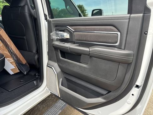 New 2026 RAM 2500 Laramie AWD/4WD image 25