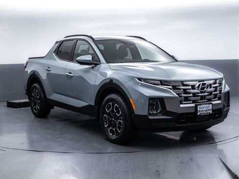 Used 2023 Hyundai Santa Cruz SEL Premium AWD/4WD image 16