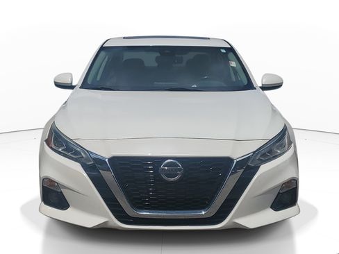 Used 2019 Nissan Altima 2.5 SV FWD image 2