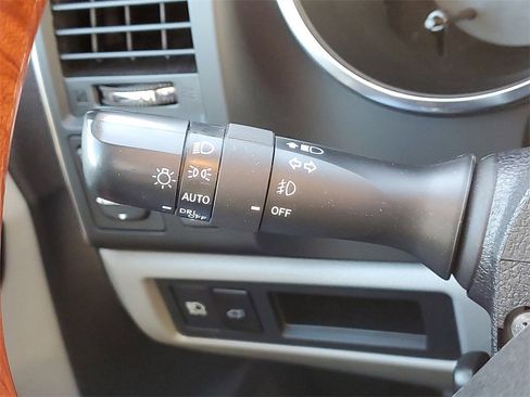 Used 2020 Toyota Sequoia Platinum image 24