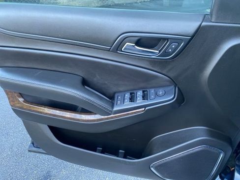 Used 2020 Chevrolet Tahoe LS w/ Enhanced Driver Alert Package image 32