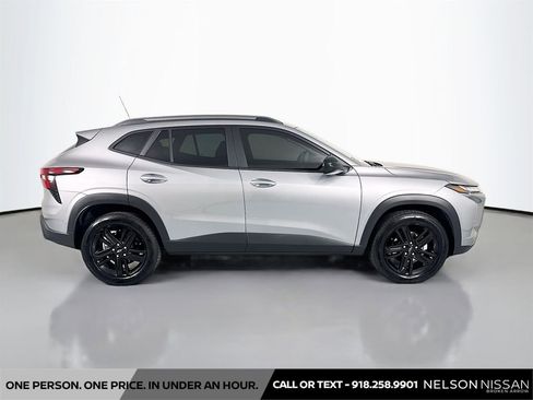 Used 2025 Chevrolet Trax ACTIV FWD image 4