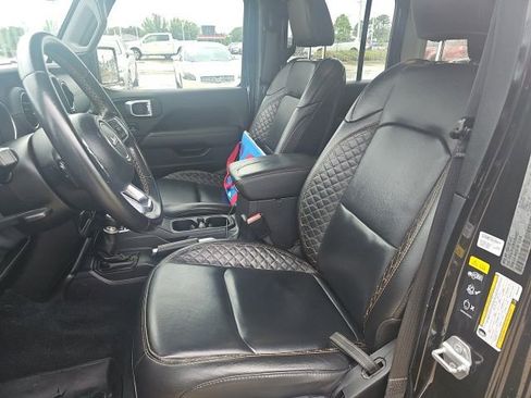 Used 2021 Jeep Wrangler Unlimited Sahara AWD/4WD image 19