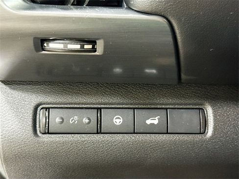 Used 2024 Nissan Pathfinder SL w/ SL Premium Package image 12