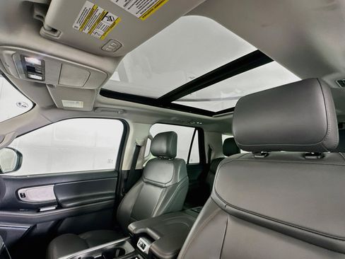 Used 2025 Ford Expedition Max Active AWD/4WD image 26