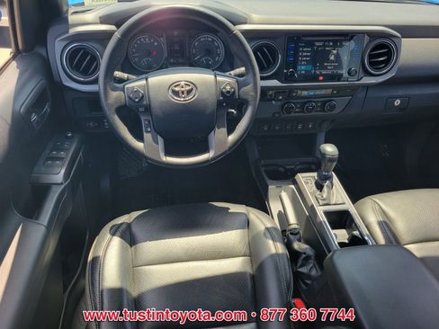 Used 2017 Toyota Tacoma TRD Sport RWD image 12