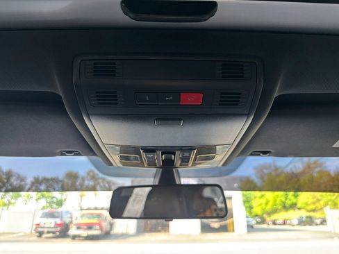 Used 2017 Volkswagen GTI SE image 24