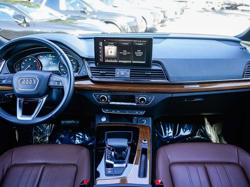 Used 2023 Audi Q5 2.0T Premium w/ Convenience Package image 12