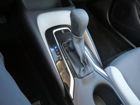 Certified 2025 Toyota Corolla LE FWD image 25