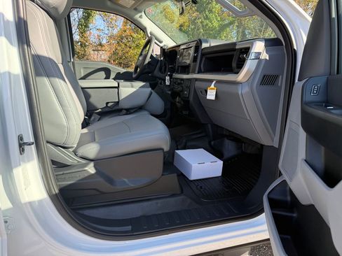 New 2026 Ford F550 4x4 Crew Cab Super Duty image 9