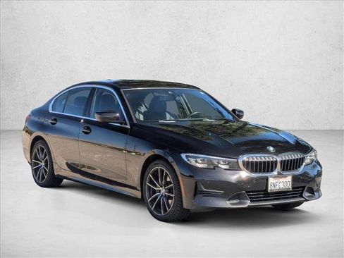 Used 2020 BMW 330i Sedan w/ Driving Assistance Package RWD image 3