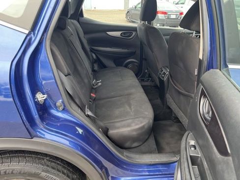 Used 2020 Nissan Rogue Sport S image 16