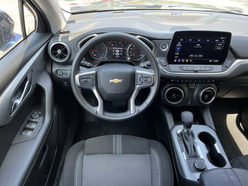 Used 2023 Chevrolet Blazer LT FWD image 18