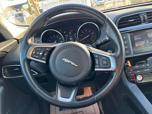 Used 2018 Jaguar F-PACE Prestige image 17