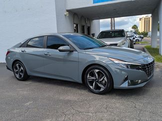 Used 2022 Hyundai Elantra SEL w/ Convenience + Premium Package FWD video 1