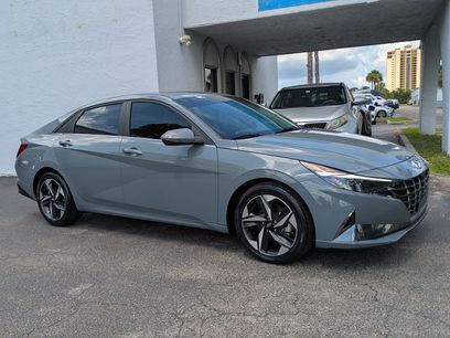 Used 2022 Hyundai Elantra SEL w/ Convenience + Premium Package