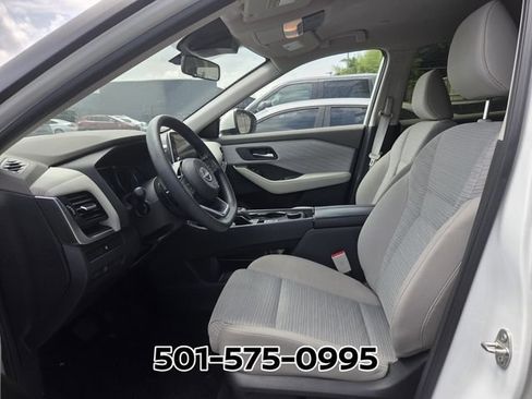Used 2023 Nissan Rogue SV AWD/4WD image 9