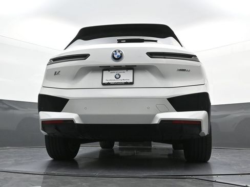 Used 2024 BMW iX xDrive50 w/ Sport Package AWD/4WD image 27